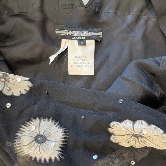 Beautiful white and black dress handmade - Picture 3 of 3